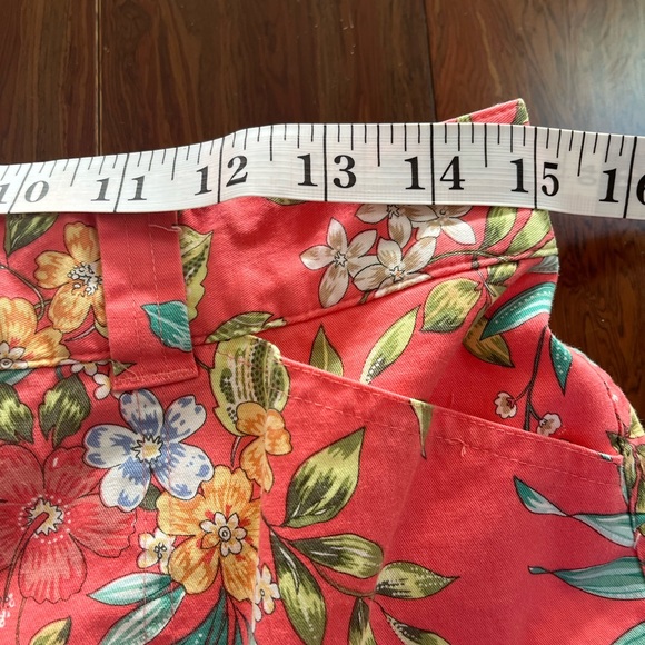 Sag Harbor High Waisted Capris - Picture 7 of 7